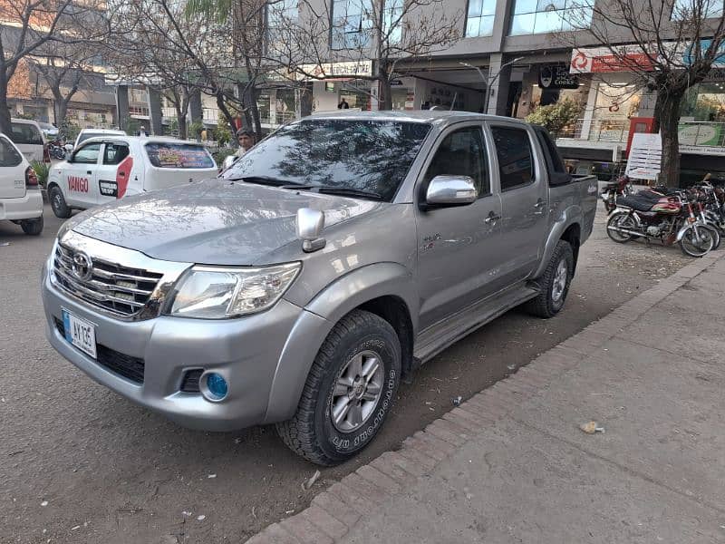 Toyota Hilux 2014 1