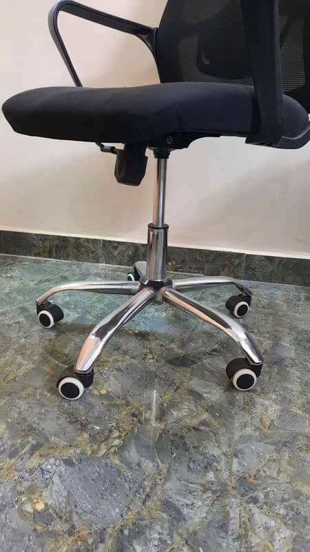 Office Chair In Best condition 2