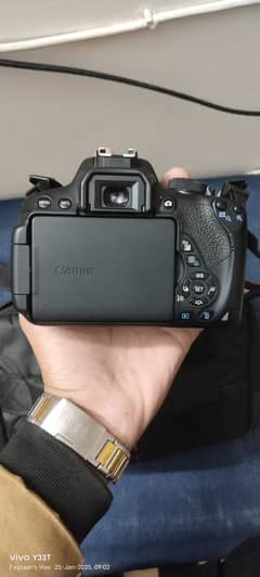 Canon 700 D