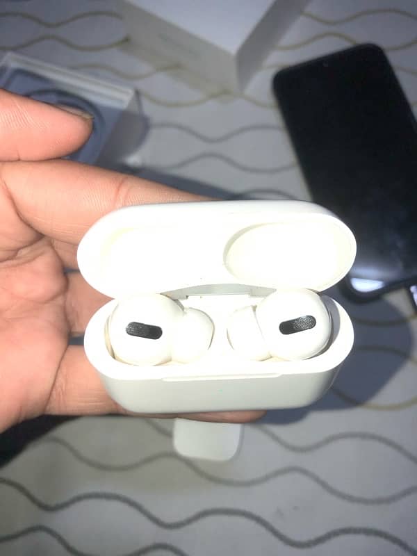 AirPods new condition urgent sale 1