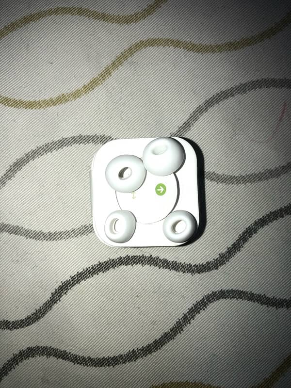 AirPods new condition urgent sale 4