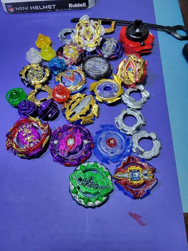 beyblade burst Takara tomy, hasbro with LR launchers 5