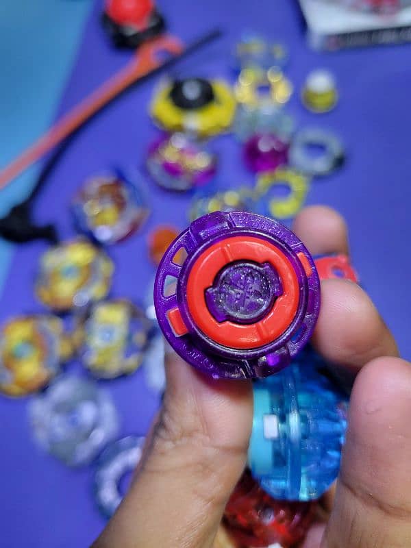 beyblade burst Takara tomy, hasbro with LR launchers 9