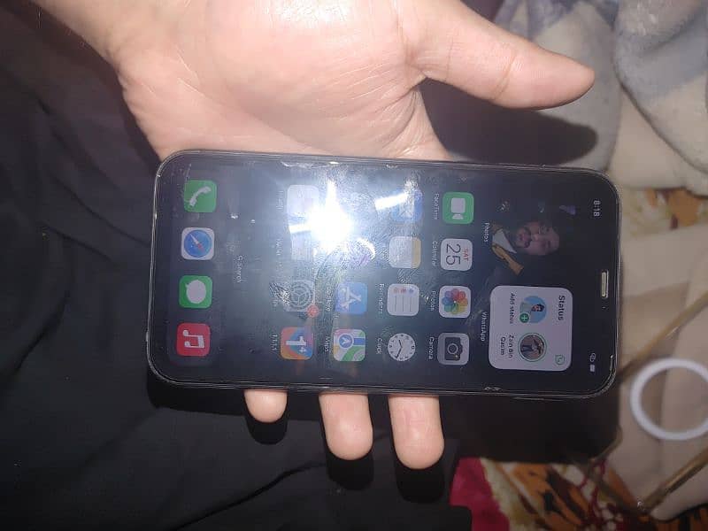 i phone 11 64gb non pta factory unlocked 10by9 condition 4