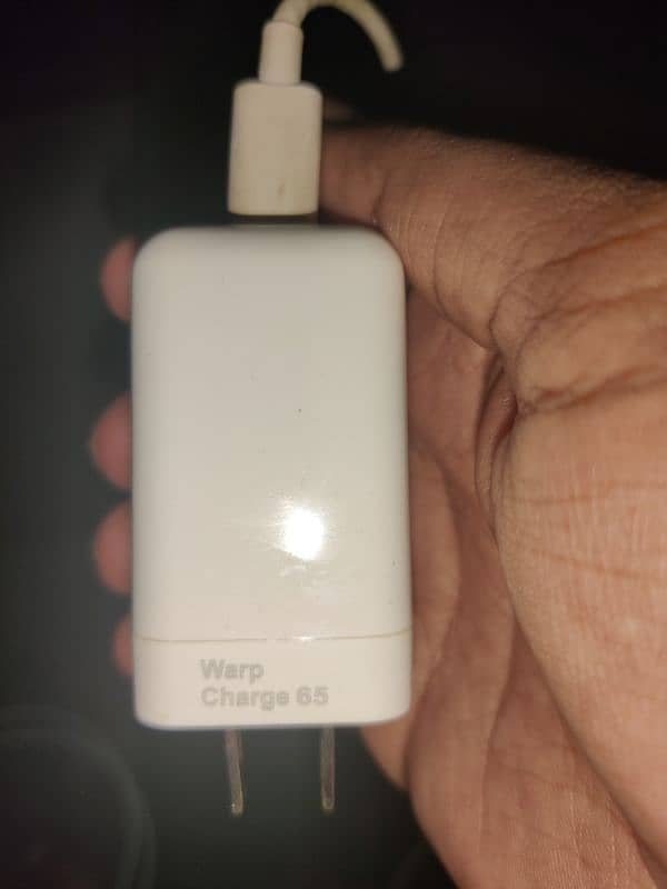 OnePlus 65W warp charger 1