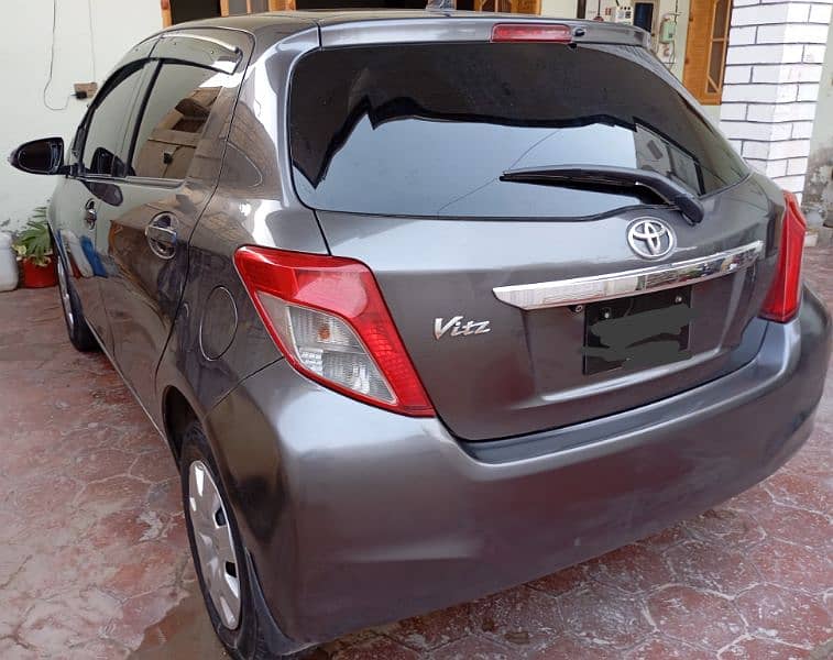 Toyota Vitz 2011 3