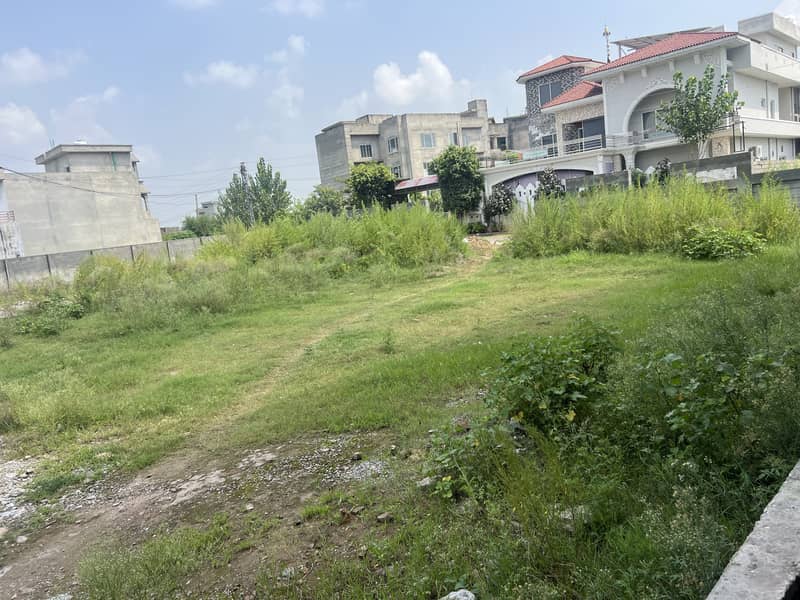 5 Marla Plot For Sale Park Road 0