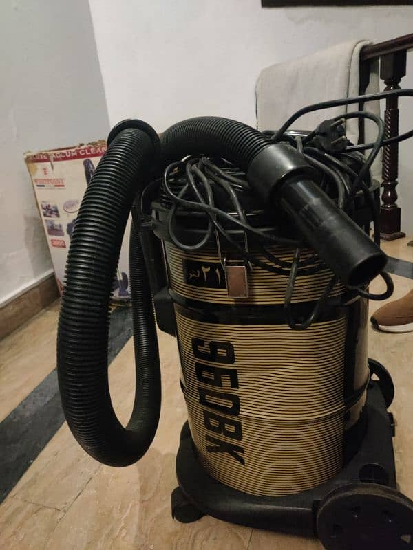 deluxe vacuum cleaner 3