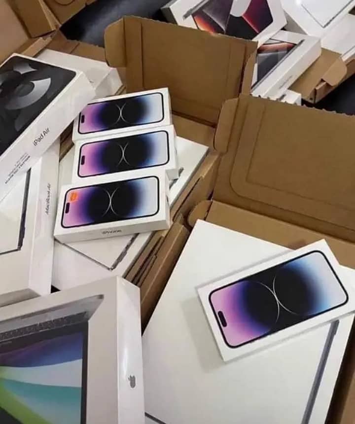 i Phone 8plus, 11,12,13,14,15 pro max on instalment Whatsap 3417642347 10