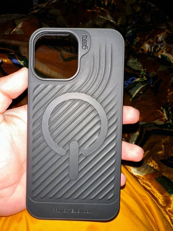 Iphone 13pro max cases for sale just like brande new 1