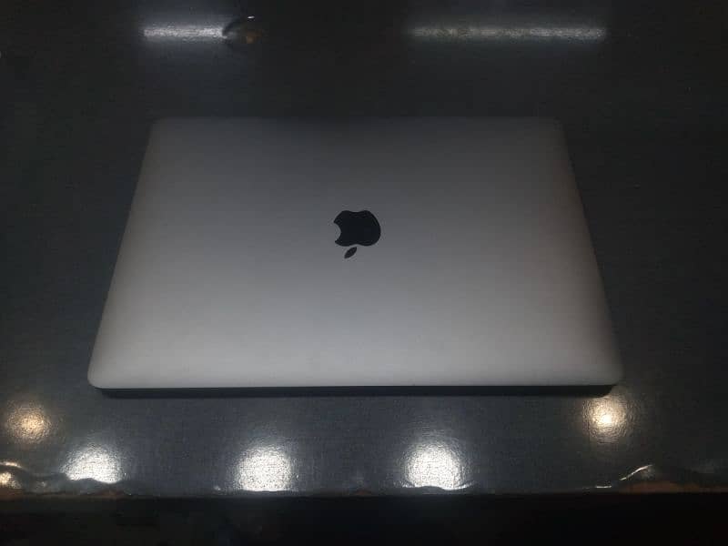 Macbook m1 Air  open box good condition 3