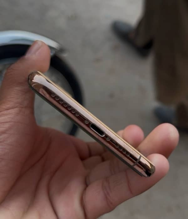 iphone 11pro. max non PTA 2