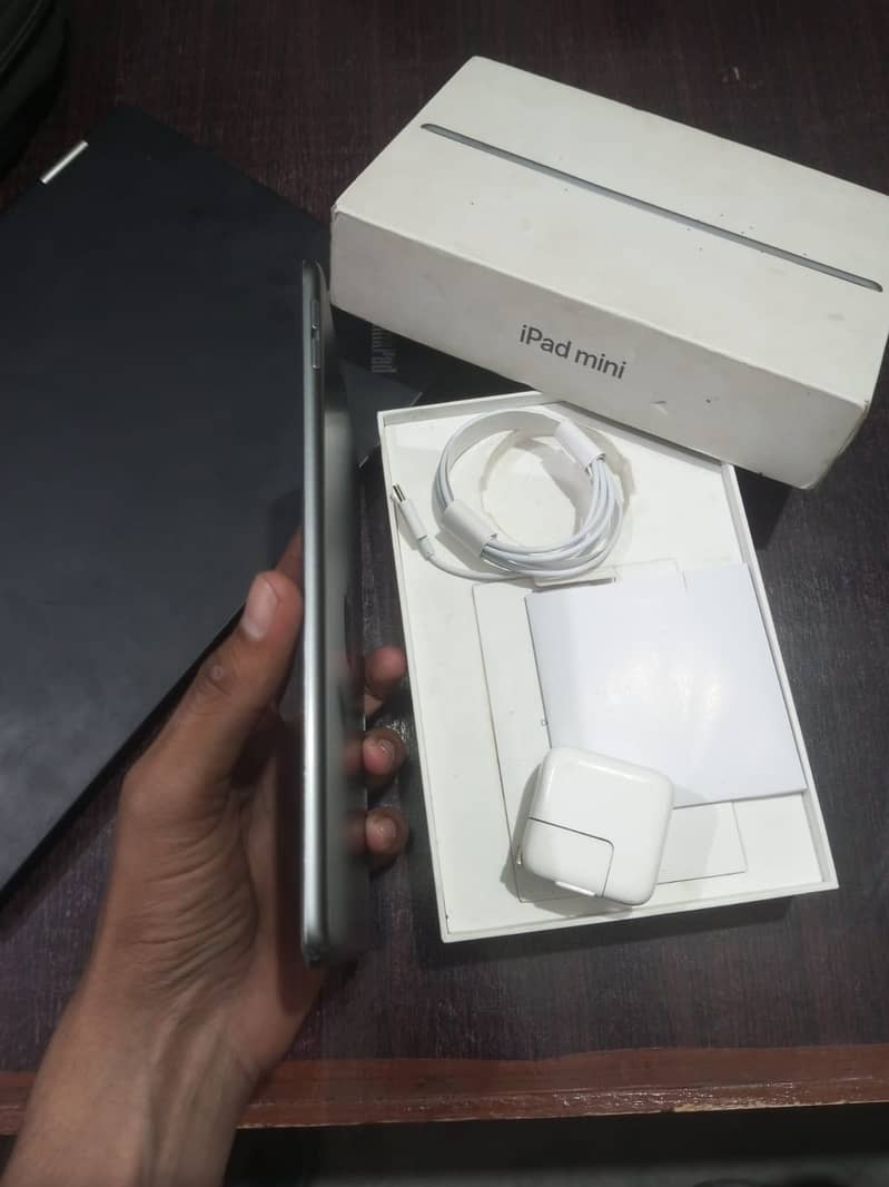 iPad Mini 5 complete Box Charger exchange possible 6