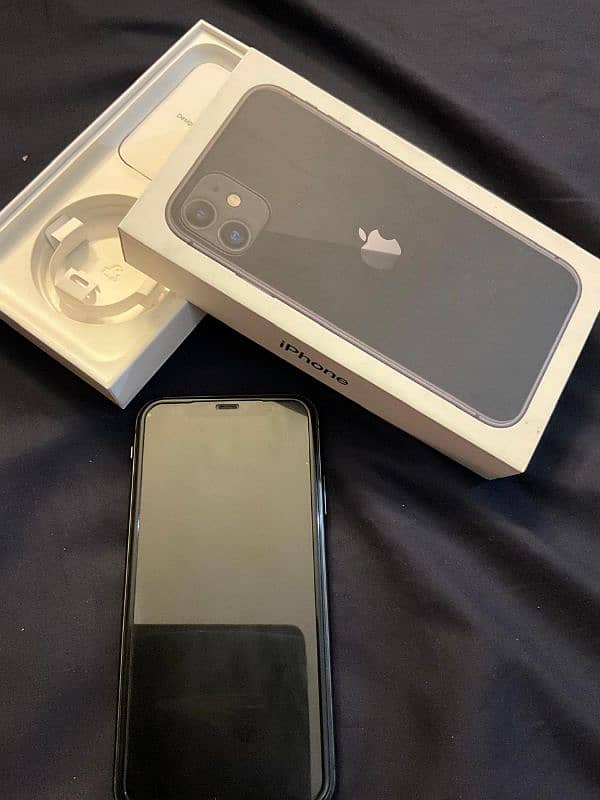 iPhone 11 128 approved (both sims) with box 3