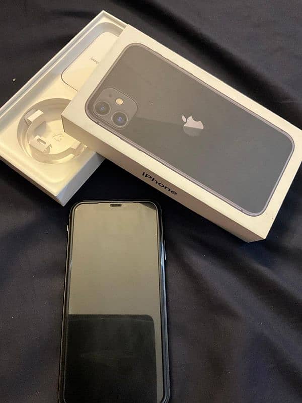 iPhone 11 128 approved (both sims) with box 4