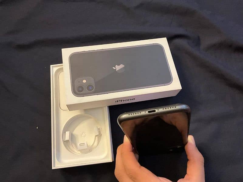 iPhone 11 128 approved (both sims) with box 8