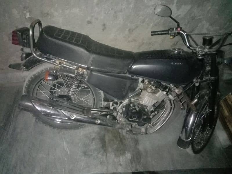 Honda 125  2016 modal  2019 ka nbr  doubl samna ma ha 2