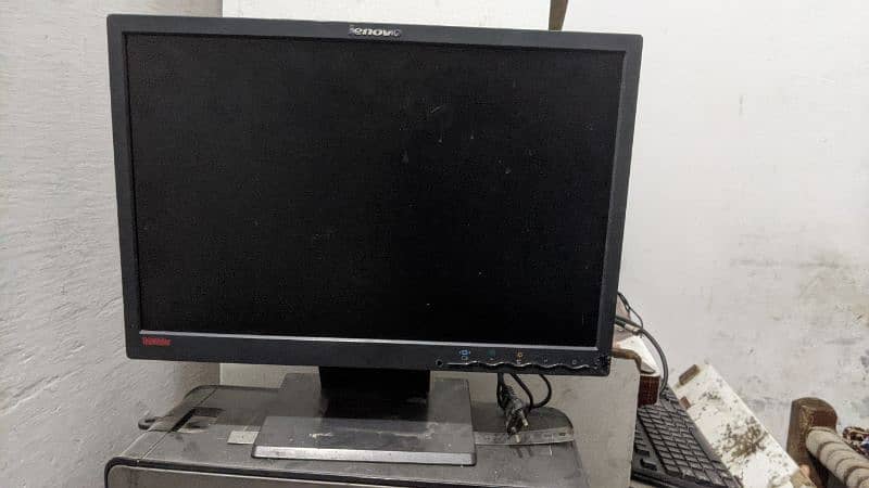 lenovo 19 inch wide lcd vga + hdmi support 2