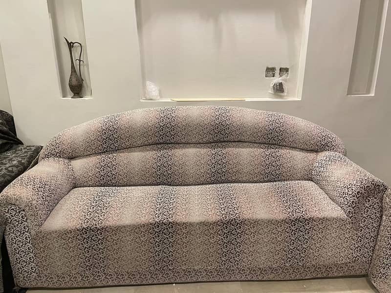 Slightly used 5 seater sofa 0