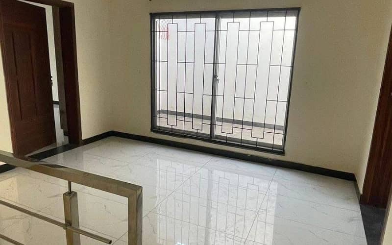 5 Marla luxury Modern House available For Sale In Paragon City Lahore 5