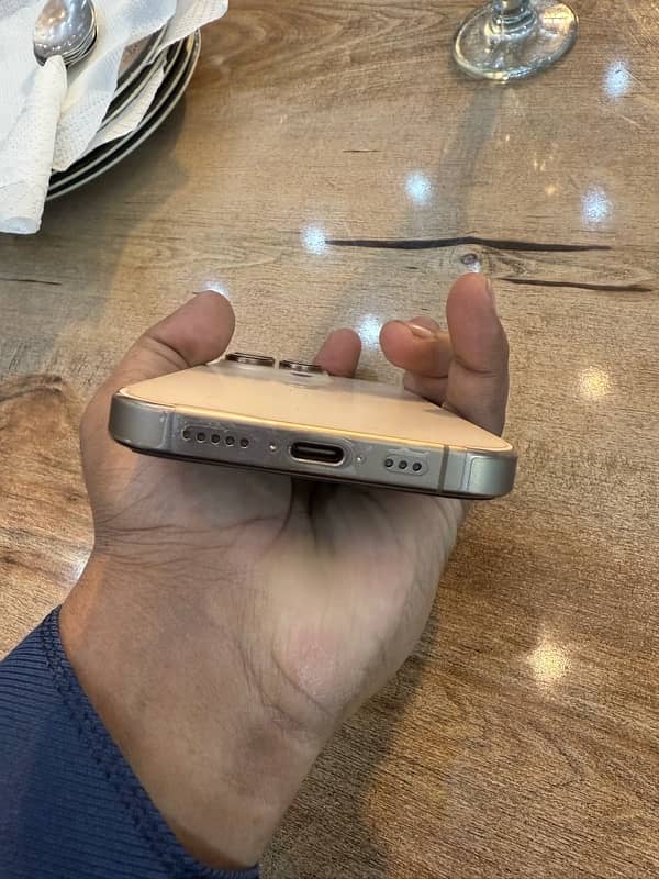 Iphone 16 pro ( 256gb) Dual Phydical 5