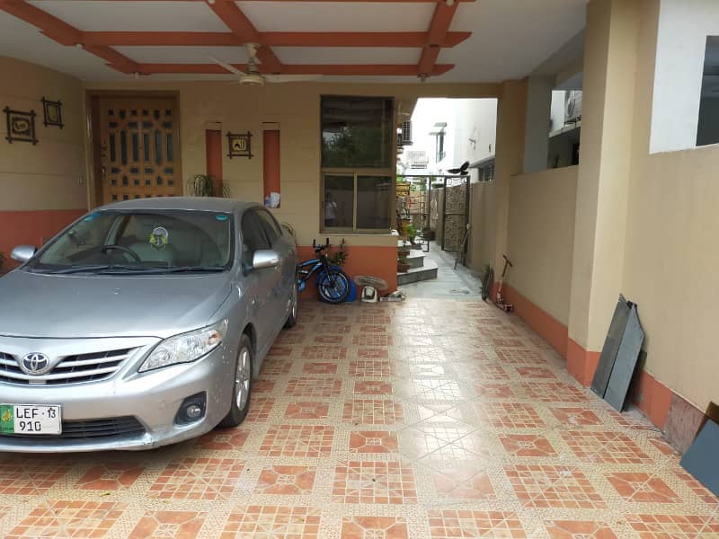 AJ Chohan Estate presents a beautiful Upper Portion 1 Kanal House for Rent! 1