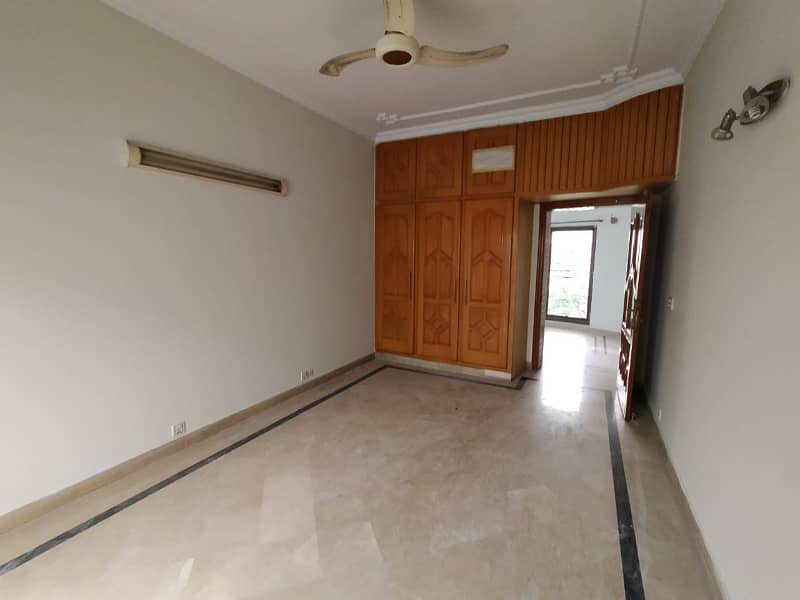 AJ Chohan Estate presents a beautiful Upper Portion 1 Kanal House for Rent! 7