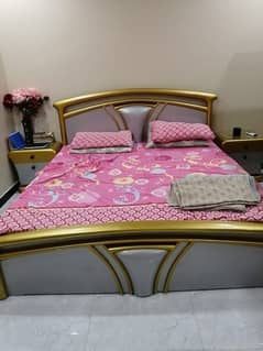 wooden bedroom set 10/10 condition WITH MATTTESS