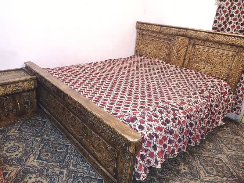 Swati Antique Bed made in Diyar wood just Bed and 2 side Tables 0