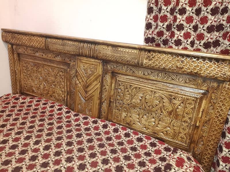 Swati Antique Bed made in Diyar wood just Bed and 2 side Tables 1