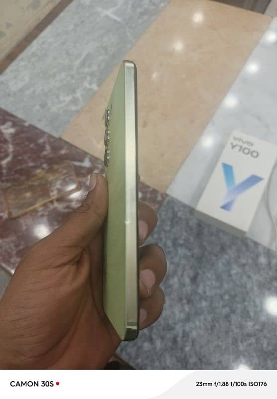 vivo y100.8+128 5