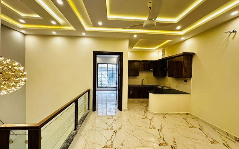 5 Marla luxury Modern House available For Sale In Paragon City Lahore 12