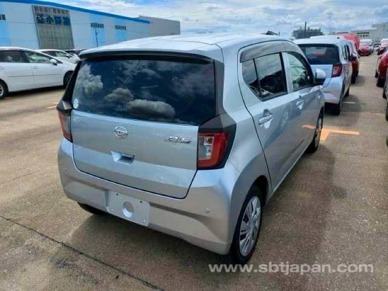 Daihatsu Mira 2021 1