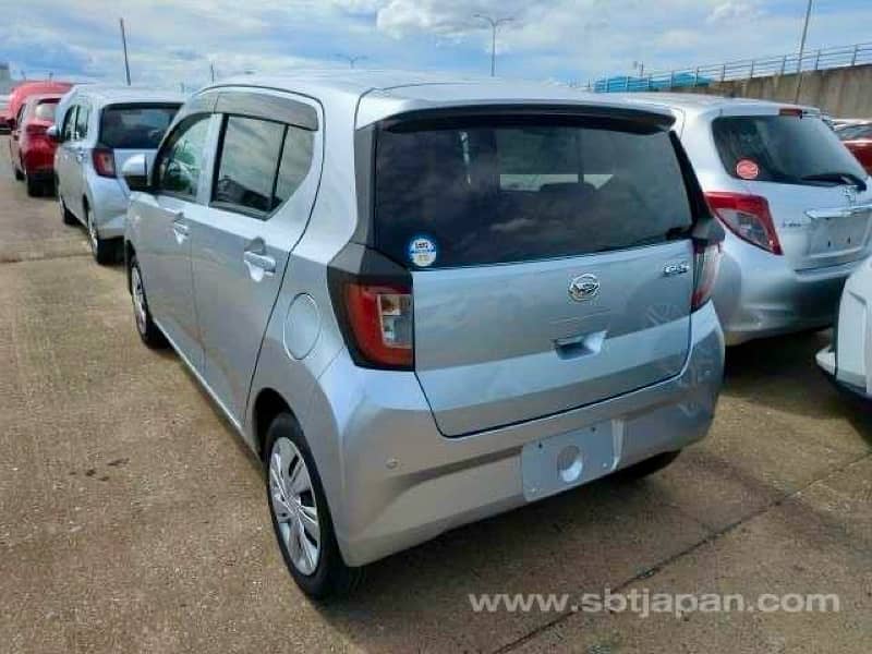 Daihatsu Mira 2021 3