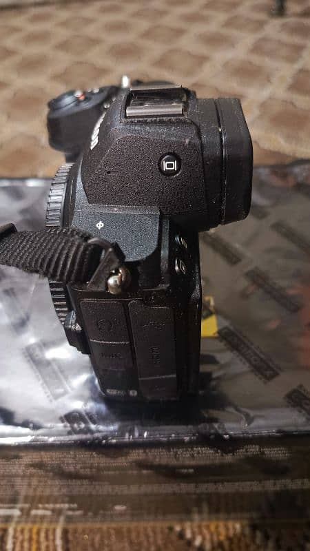 Selling my nikon z5 condition 10/10 0