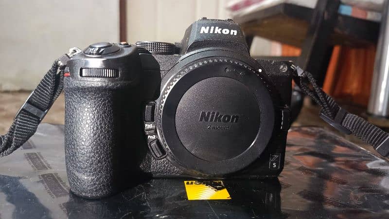 Selling my nikon z5 condition 10/10 5