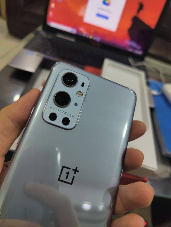 OnePlus 9 Pro (Unlocked, Morning Mist) almost new 1