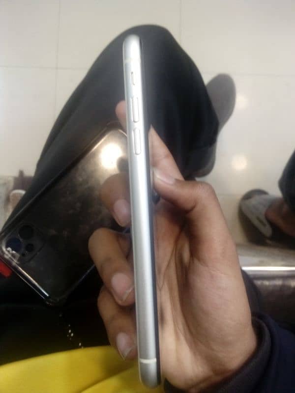 iphone 11 128gb non pta scom working 3