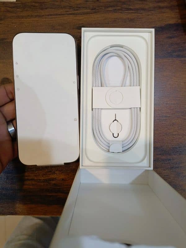 Apple iPhone 16 Pro Non Pta 3