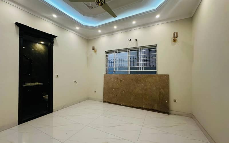 5 Marla spanish House for Sale in Paragon City Lahore 3