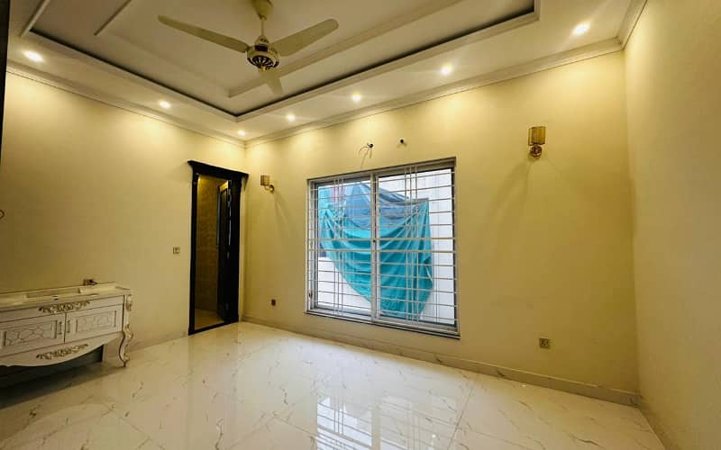 5 Marla spanish House for Sale in Paragon City Lahore 10