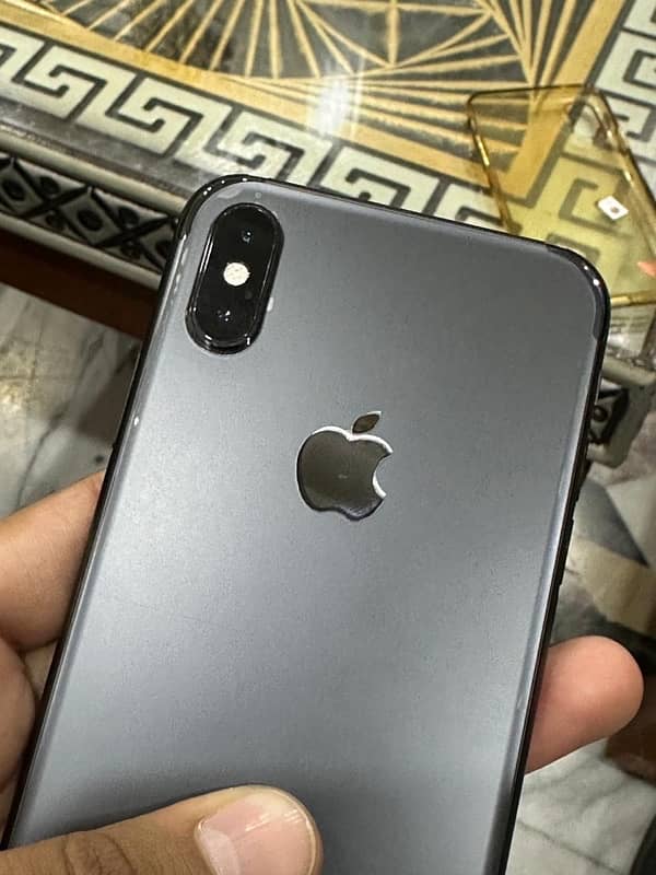 IPHONE XS (FOR SALE) 1