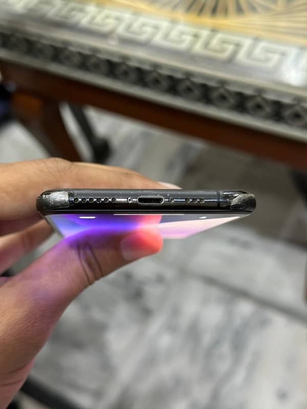 IPHONE XS (FOR SALE) 2