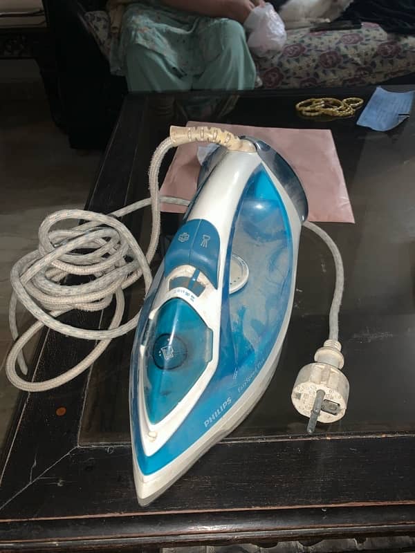 PLIPS STEAM IRON 2