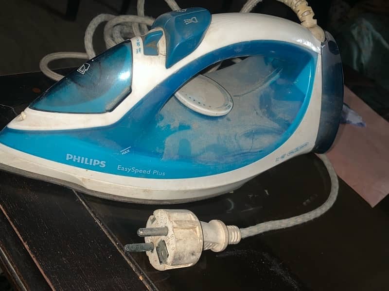 PLIPS STEAM IRON 4