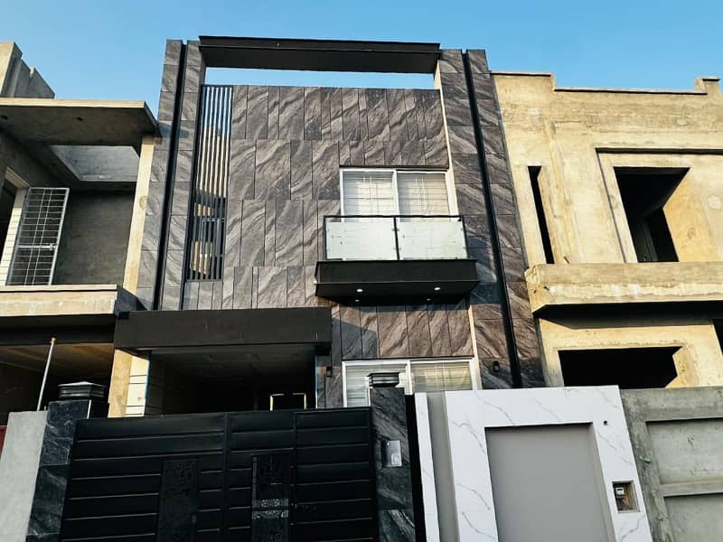 5 Marla luxury Modern House available For Sale In Paragon City Lahore 0