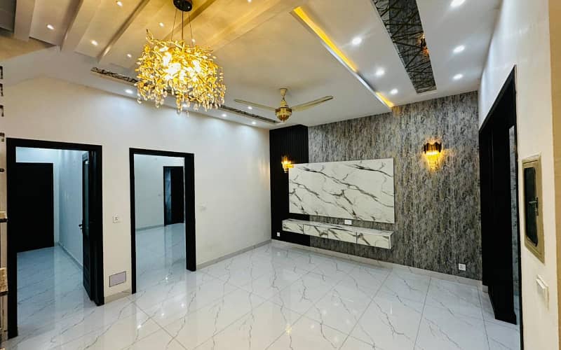 5 Marla luxury Modern House available For Sale In Paragon City Lahore 2