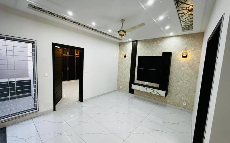 5 Marla luxury Modern House available For Sale In Paragon City Lahore 4