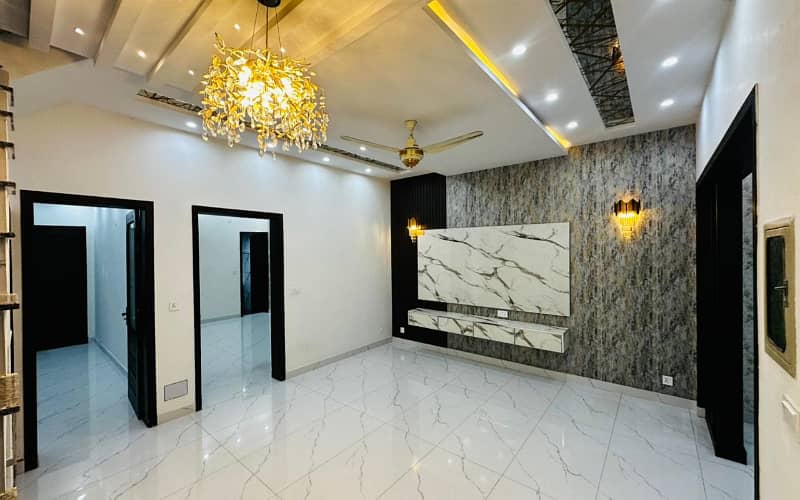 5 Marla luxury Modern House available For Sale In Paragon City Lahore 13