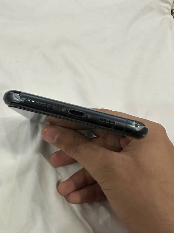 iphone 11 pro max 2